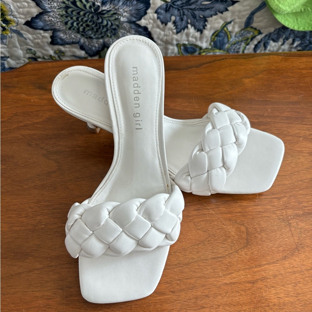 White Steve Madden girl braided sandals  size 8